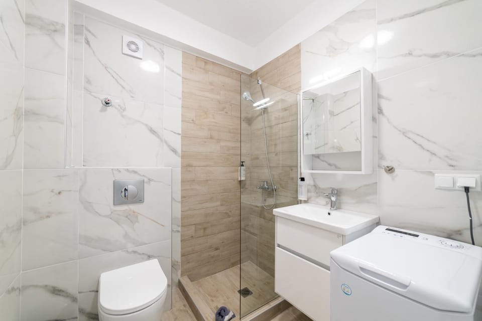 Shower, Toilet, Bathroom, washing machine