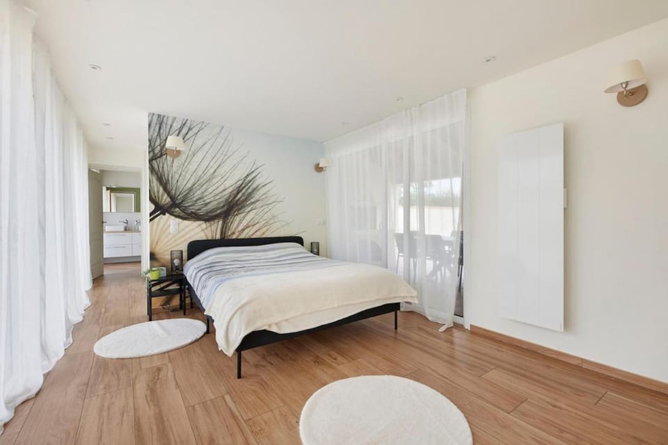 Bed, Bedroom