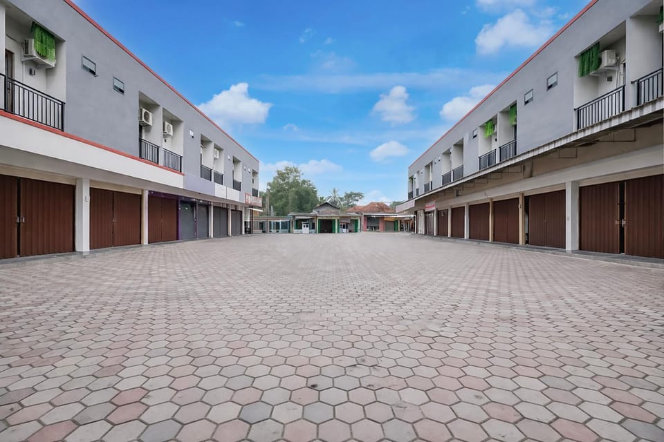 Property building, Facade/entrance