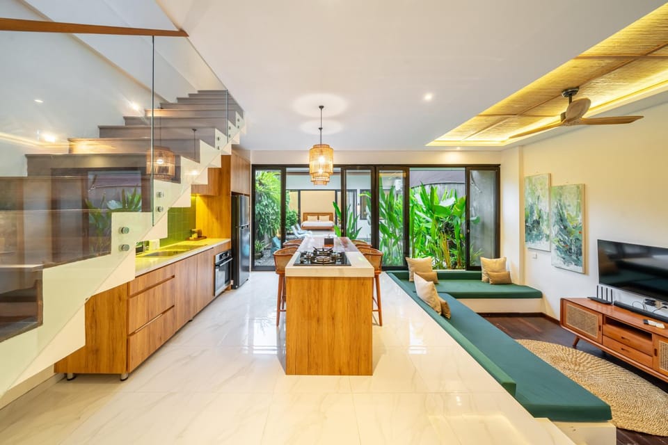 Living room, Dining area