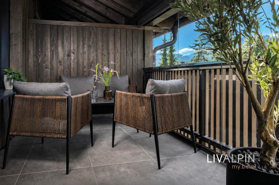 Day, View (from property/room), Balcony/Terrace, Seating area, Garden view