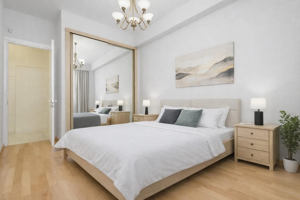 Bed, Photo of the whole room, wardrobe