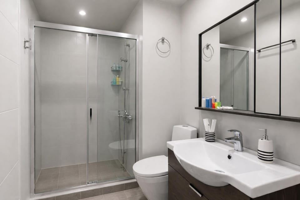 Toilet, Bathroom, towels
