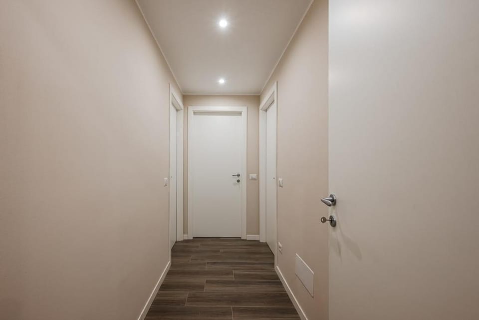 Modern Three Room Apartment Near the Metro AC - Wifi Apartment in Milan