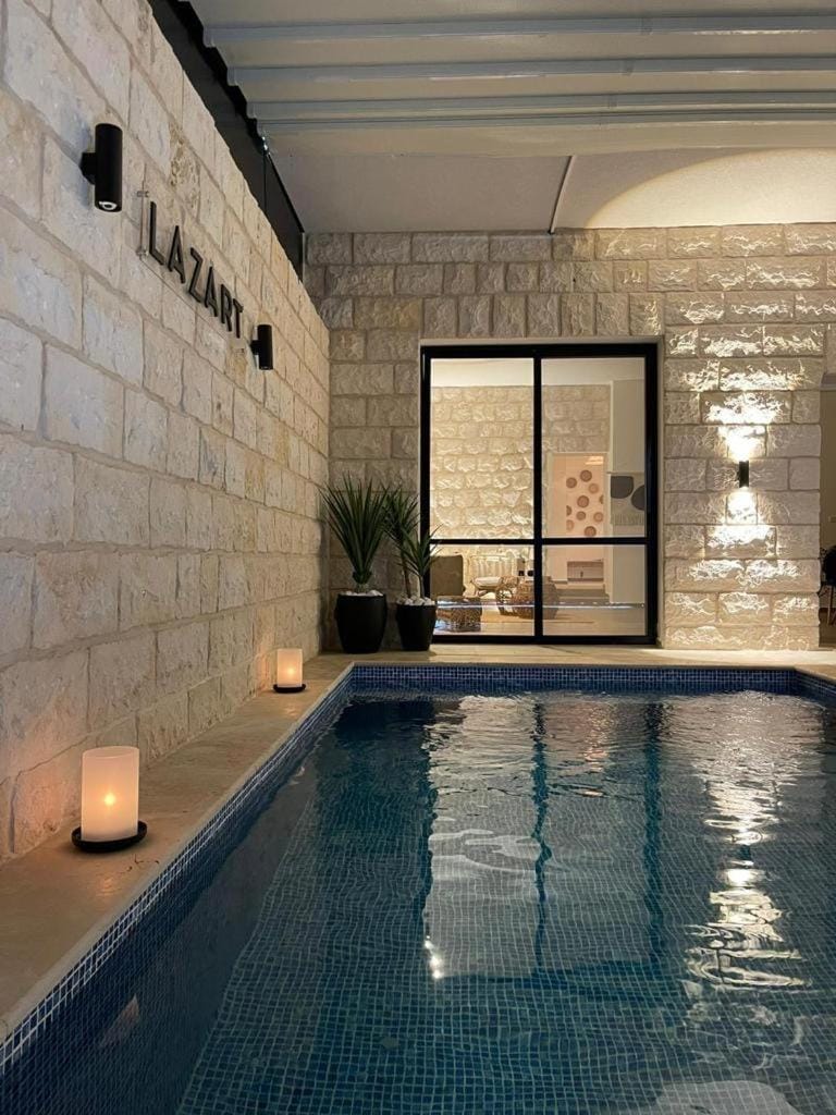 סוויטות היוקרה לאזארת- Lazart Bed and Breakfast in Haifa District