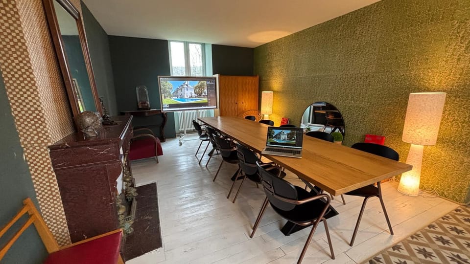 Meeting/conference room