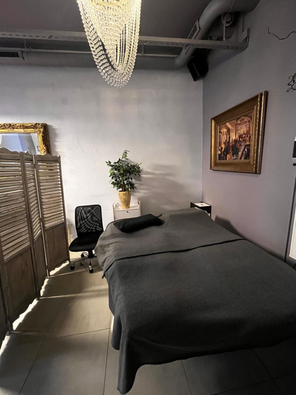 Royal Velvet Studio Apartment in Norway