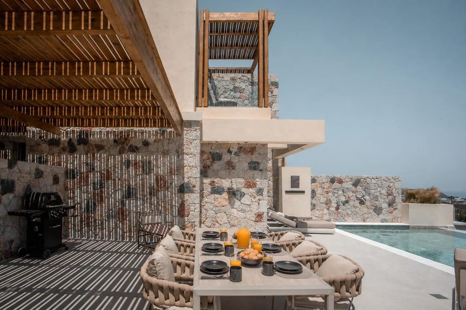 Balcony/Terrace, Pool view, Swimming pool, sunbed
