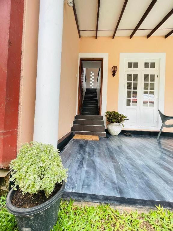 SAN Holiday Villa - Wadduwa Vacation rental in Wadduwa