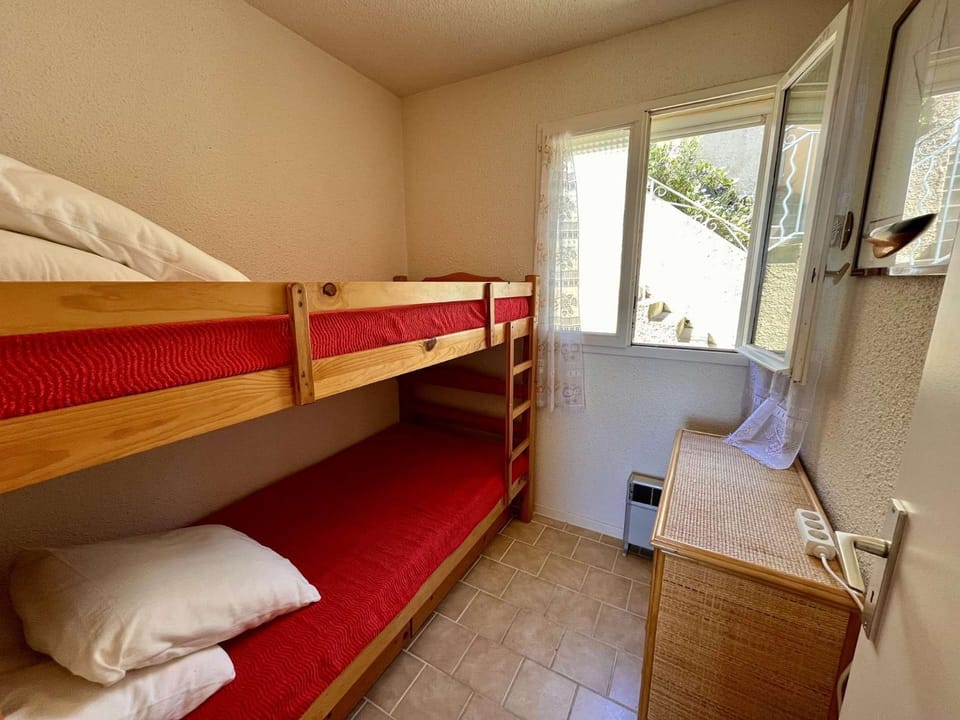 bunk bed