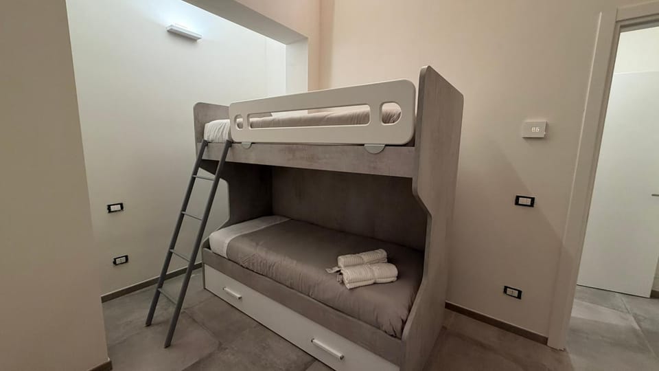 bunk bed
