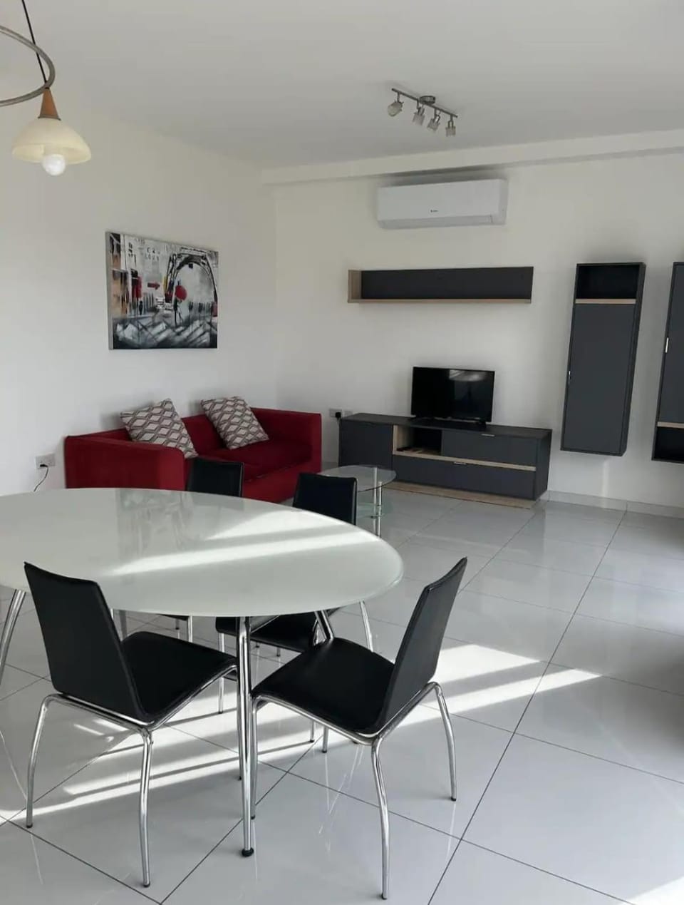 TV and multimedia, City view, air conditioner