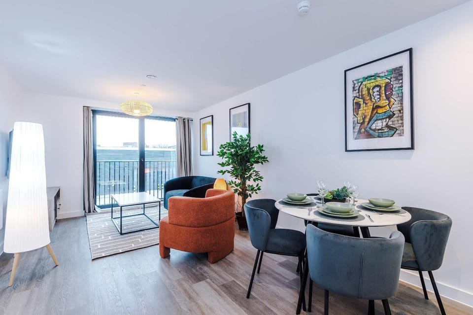 Modern 2BR Apartment in Manchester with Parking Apartment in Salford