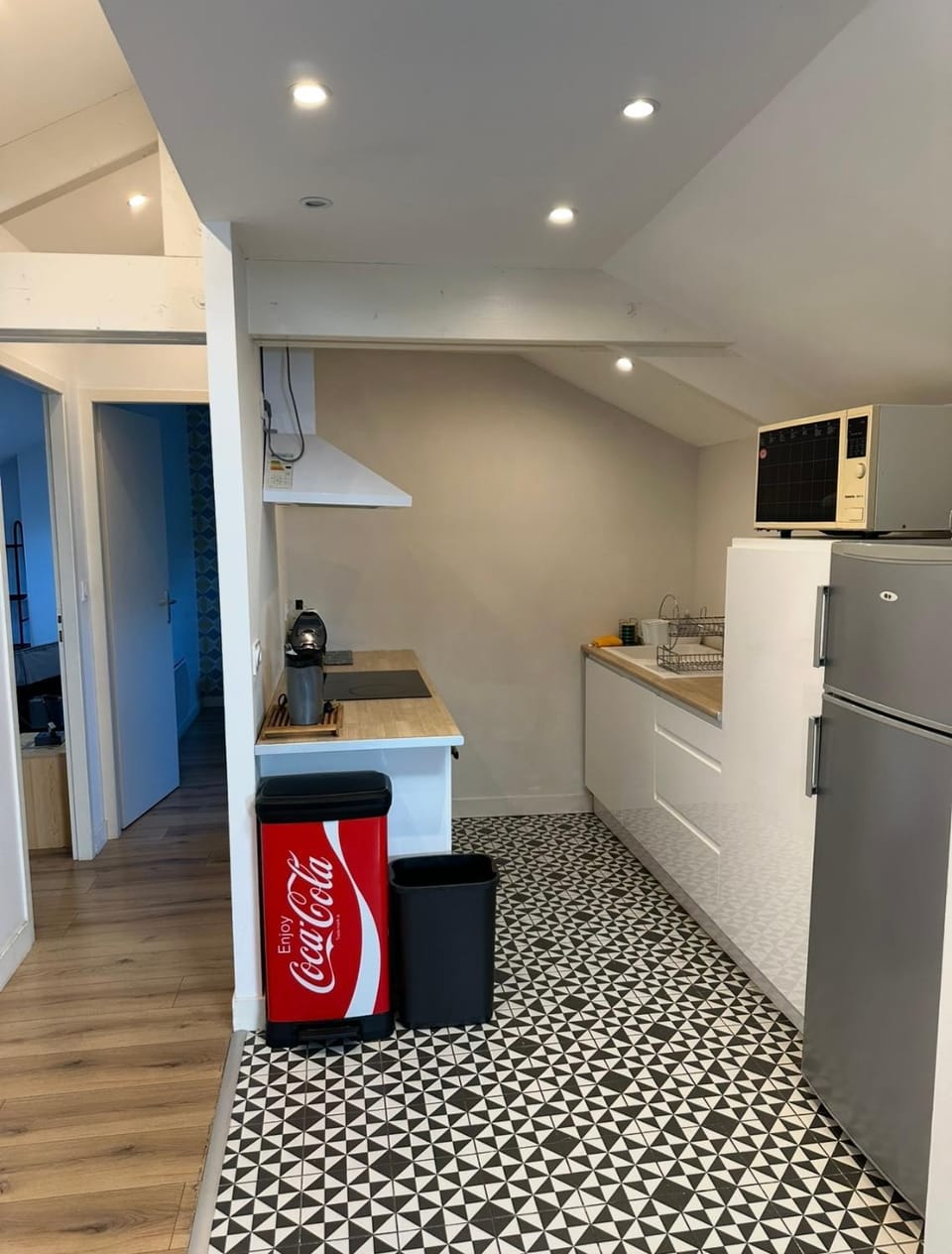 Kitchen or kitchenette