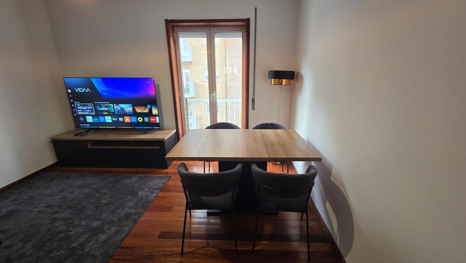 T2 Matosinhos Sul Praia 5min Metro Porta 6Pax Apartment in Matosinhos