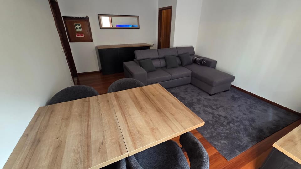 T2 Matosinhos Sul Praia 5min Metro Porta 6Pax Apartment in Matosinhos