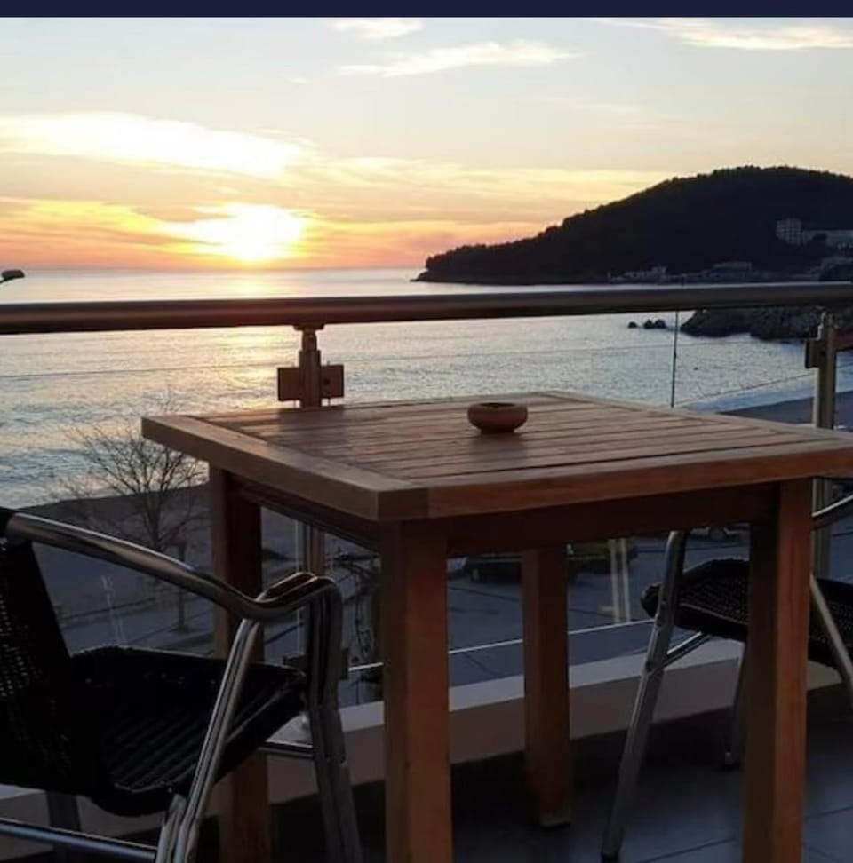 Natural landscape, View (from property/room), Mountain view, Sea view, Sunrise, Sunset