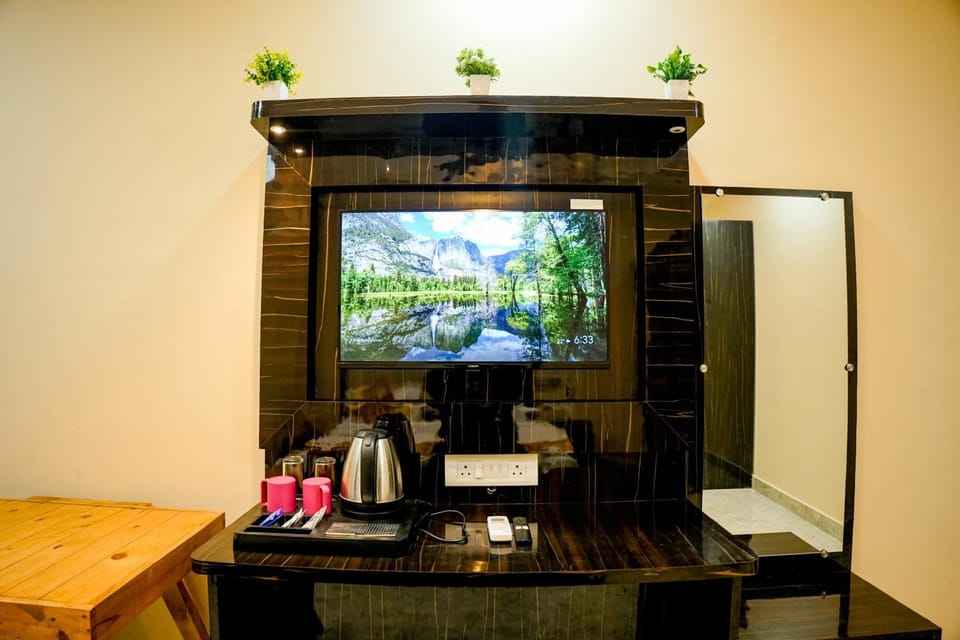 TV and multimedia, Coffee/tea facilities, Kitchen or kitchenette, Dining area
