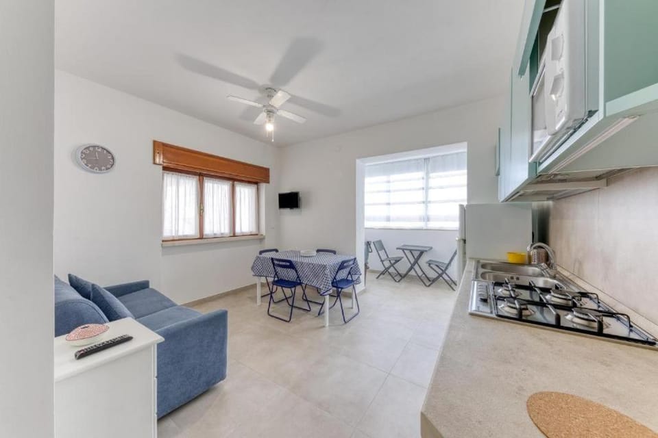 TV and multimedia, Seating area, Dining area