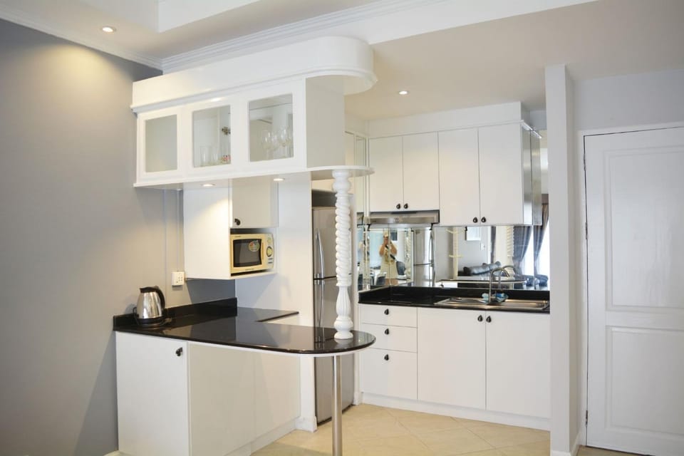 microwave, oven, kitchen