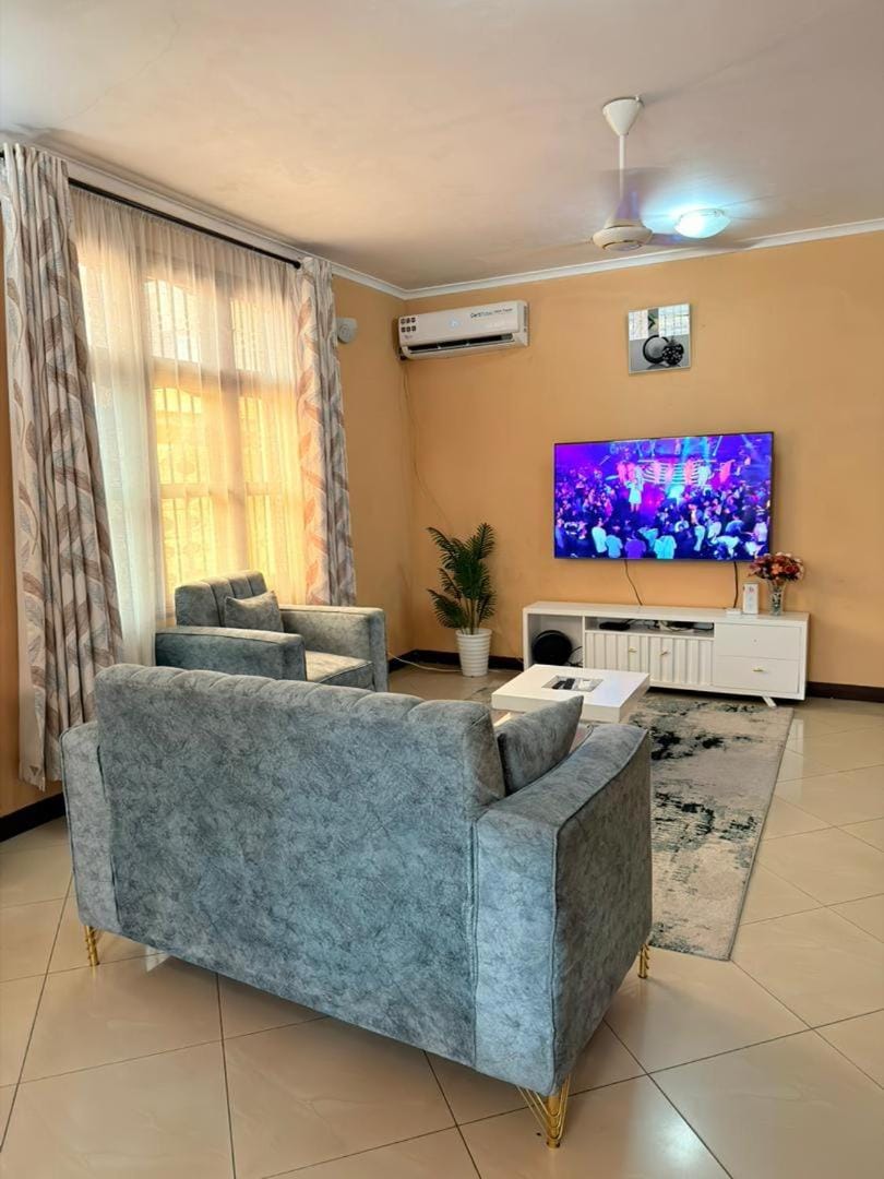 Living room, Internal: Not applicable to any particular room