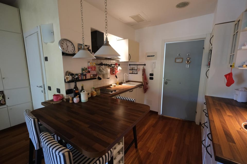 Kitchen or kitchenette, Dining area, stove
