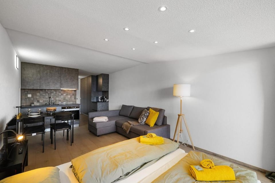 Bed, Living room, Dining area, Bedroom, kitchen