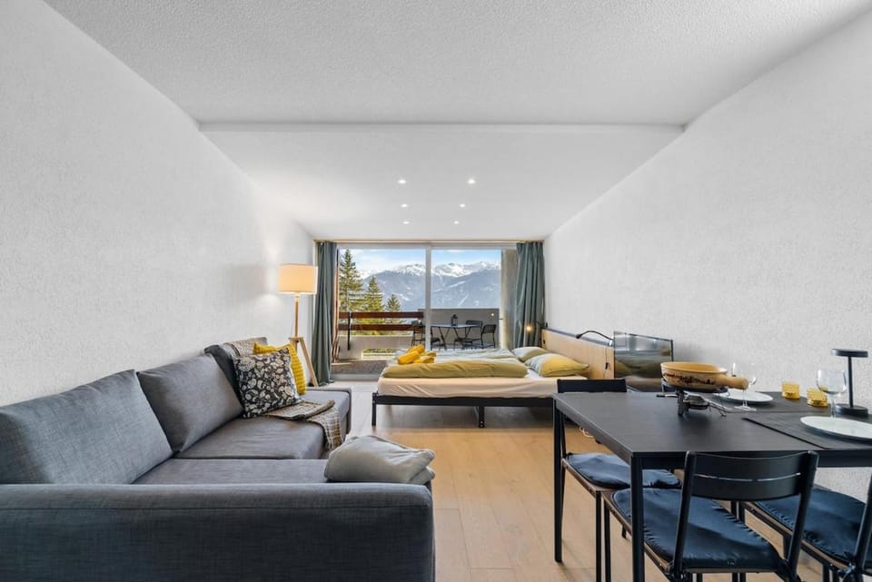 Bed, Living room, Dining area