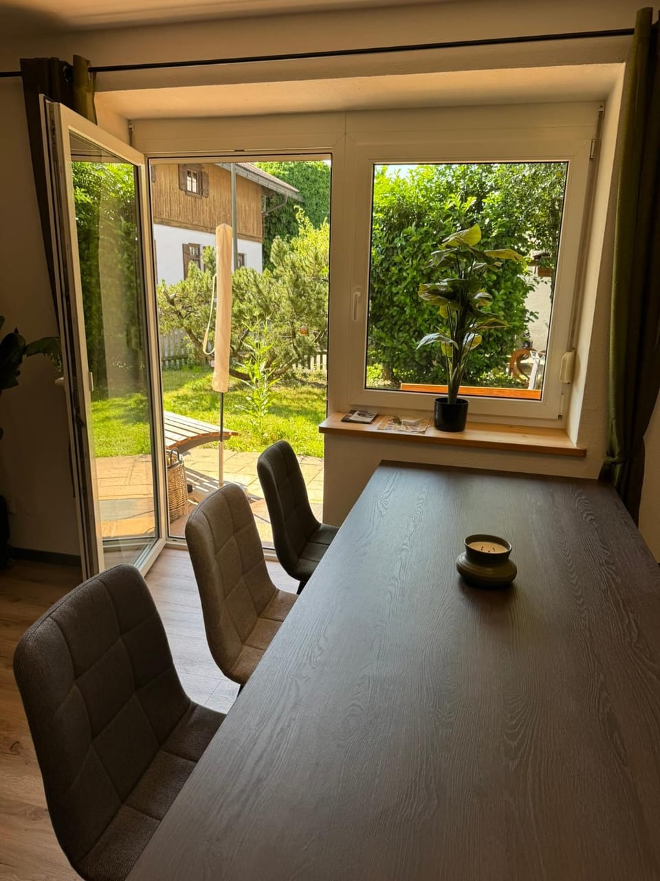 Moderne große Wohnung mit Garten Apartment in Schliersee