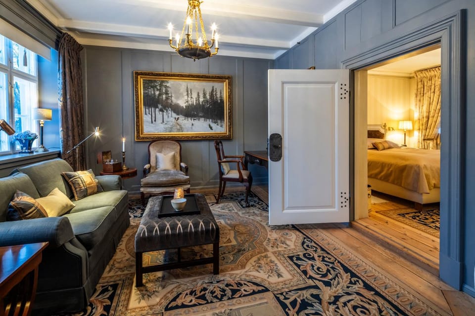 Living room, Photo of the whole room