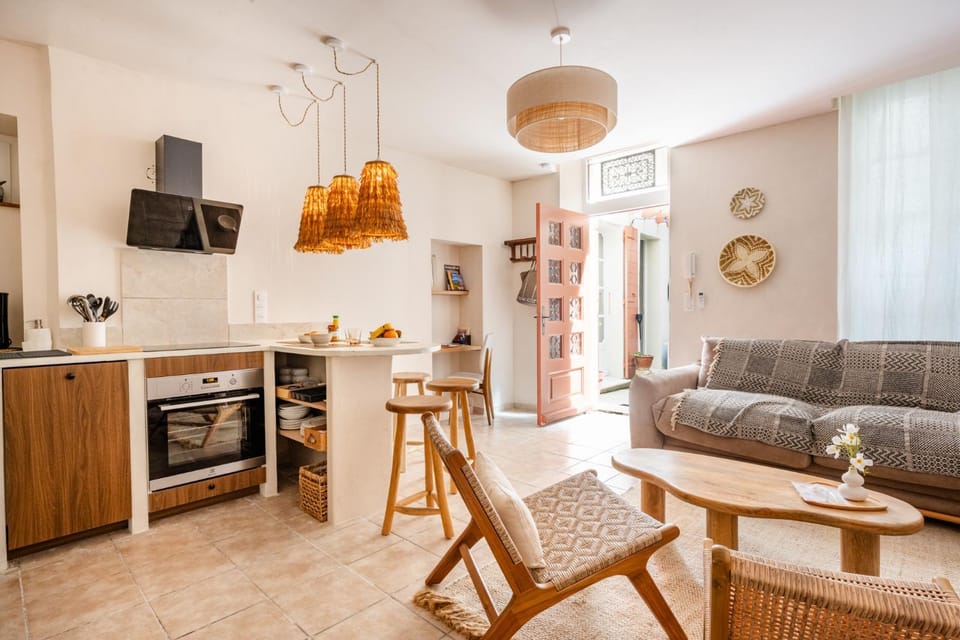 Living room, Seating area, oven, stove, kitchen