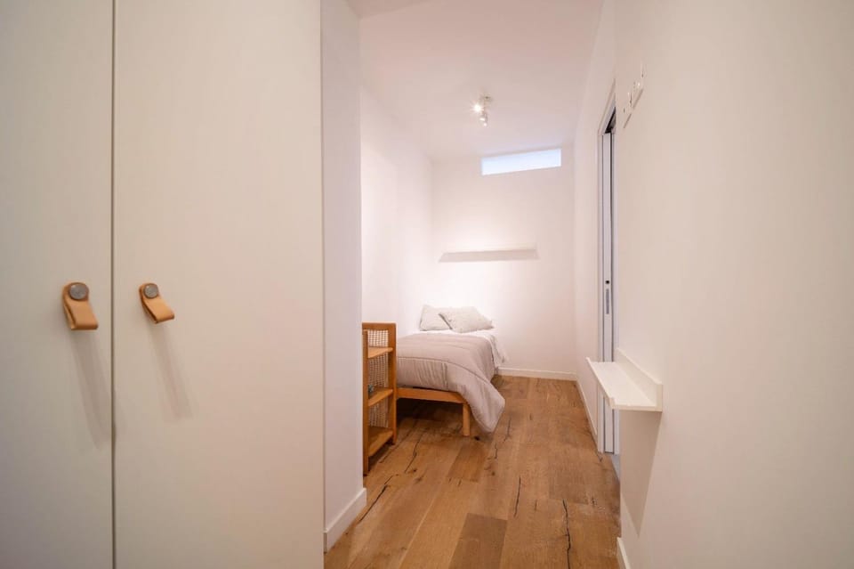 Bed, Bathroom, Photo of the whole room, Bedroom
