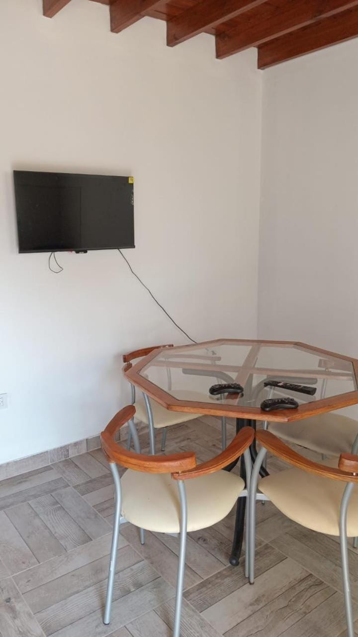Communal lounge/ TV room, TV and multimedia, Dining area