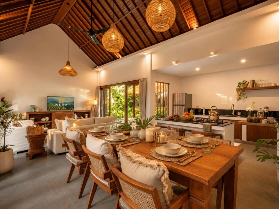 Kitchen or kitchenette, Living room, Dining area
