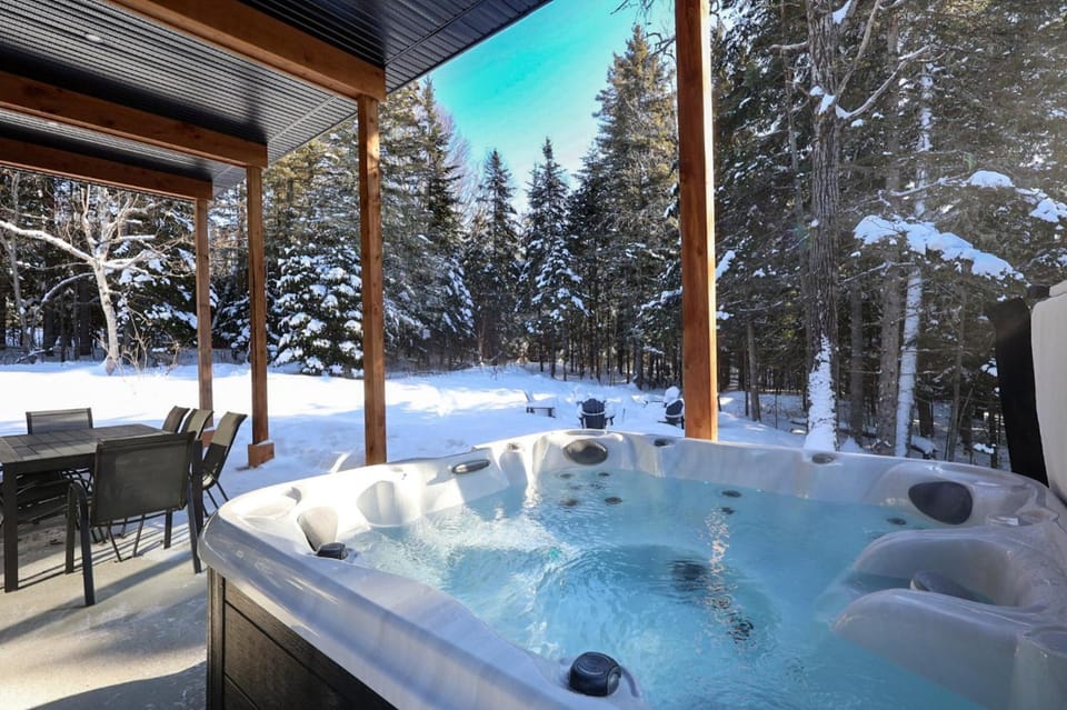 Winter, Hot Tub