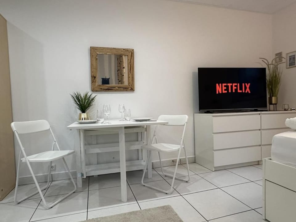 TV and multimedia, Dining area