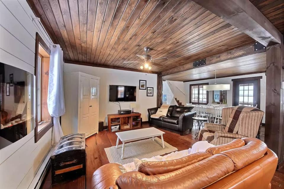 Spa & Kenogami Lake - Chalet le Rustik Chalet in Saguenay