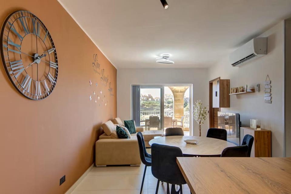 Gozo Getaway! Heated Jacuzzi & Views Apartment in Malta