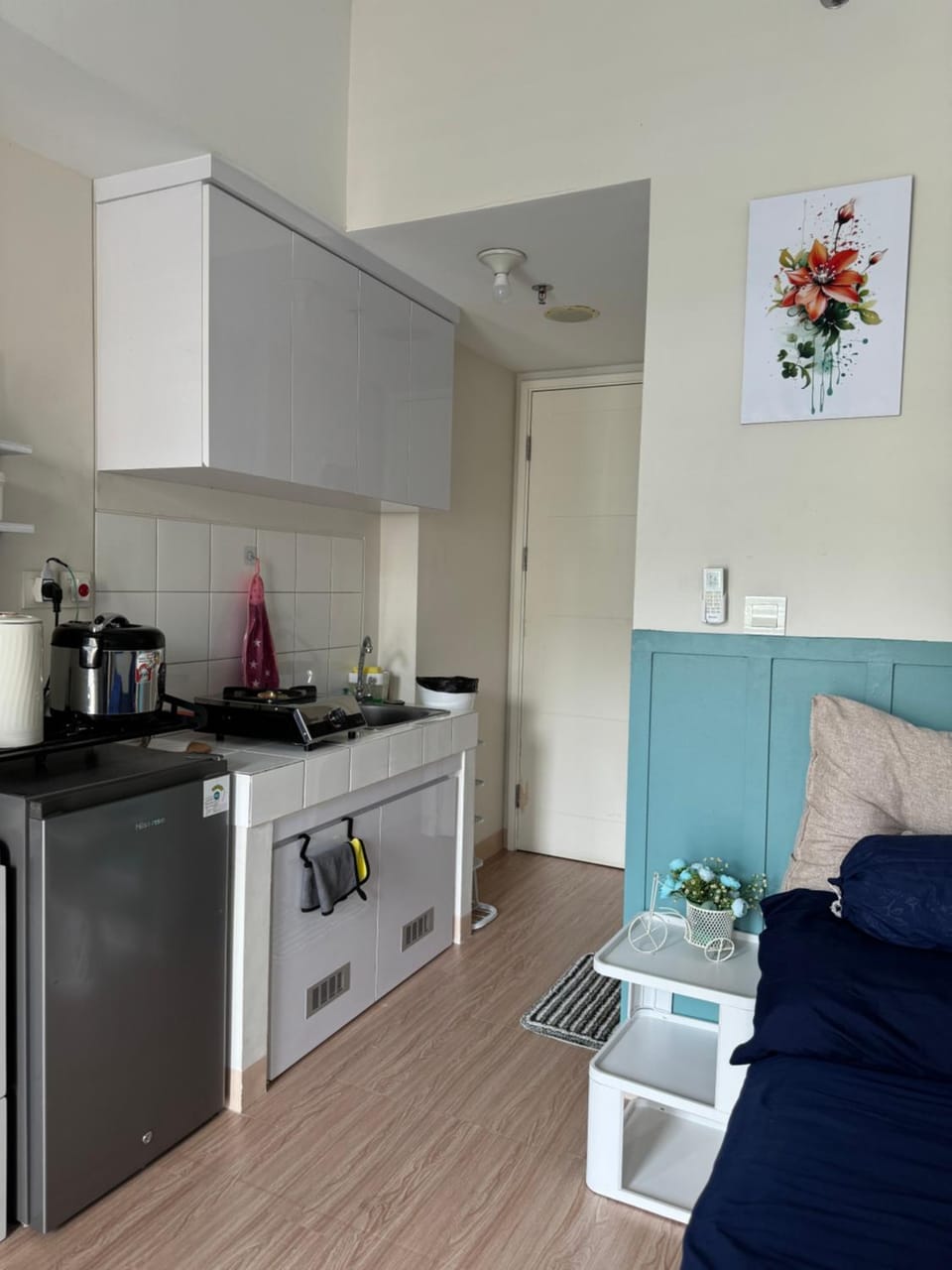 Kitchen or kitchenette, kitchen