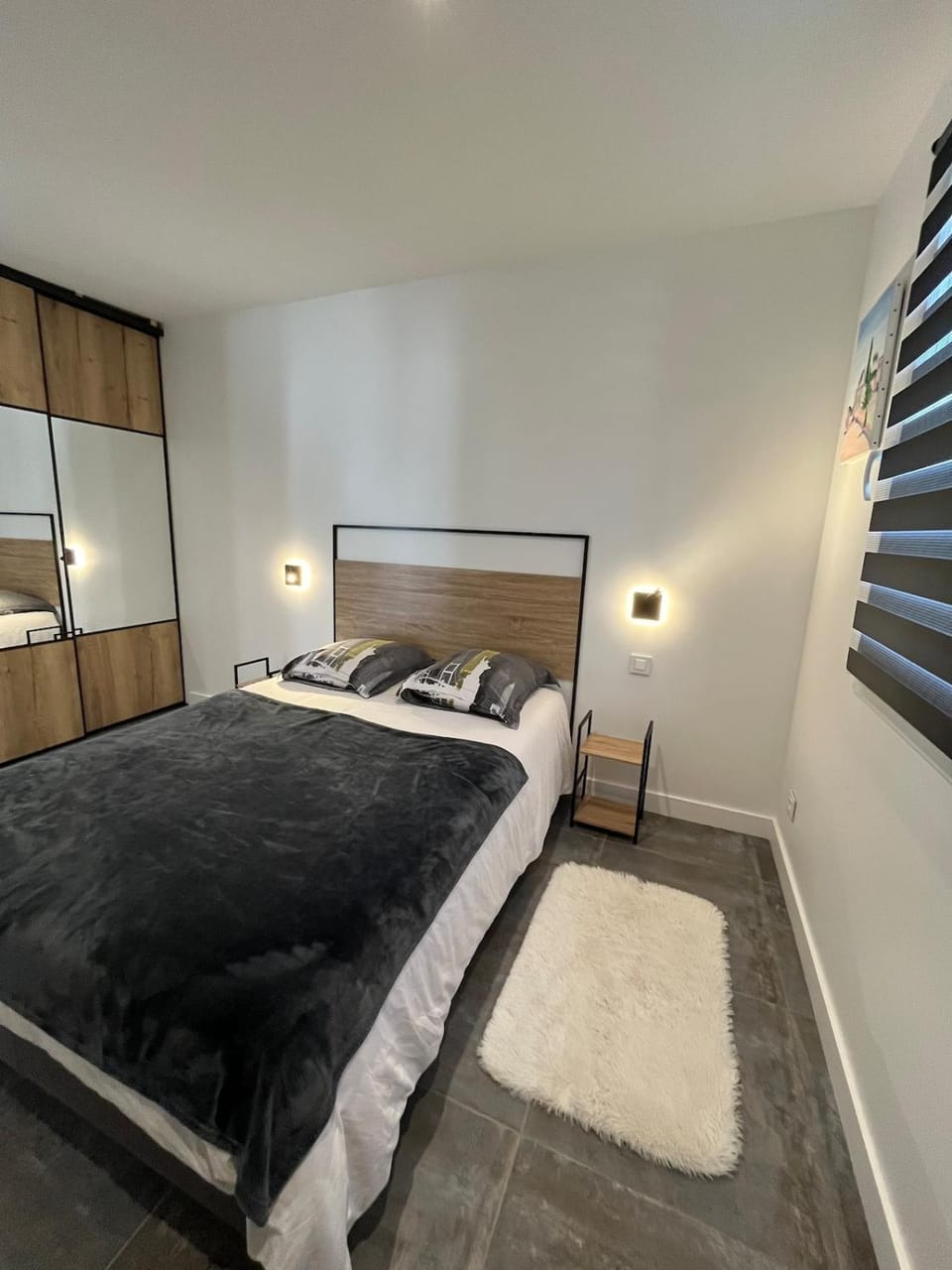 Bed, Photo of the whole room, Bedroom