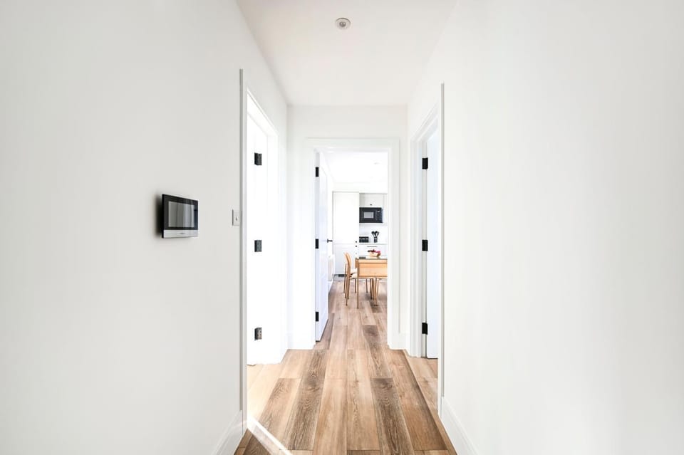 Historic 2-Bed Hideaway Near Hampton Court Palace Apartment in Molesey