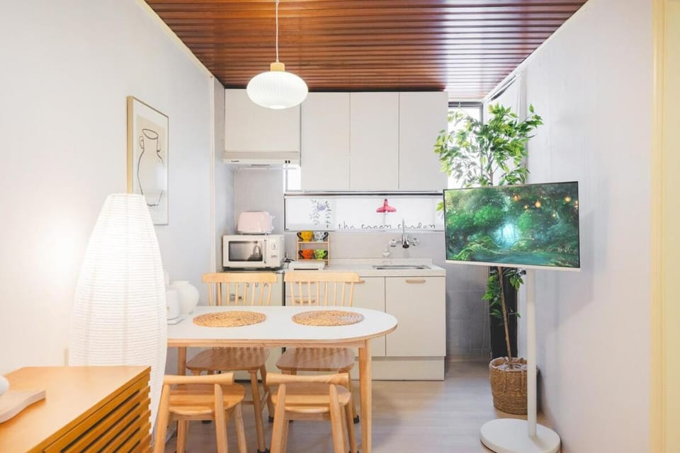 Kitchen or kitchenette