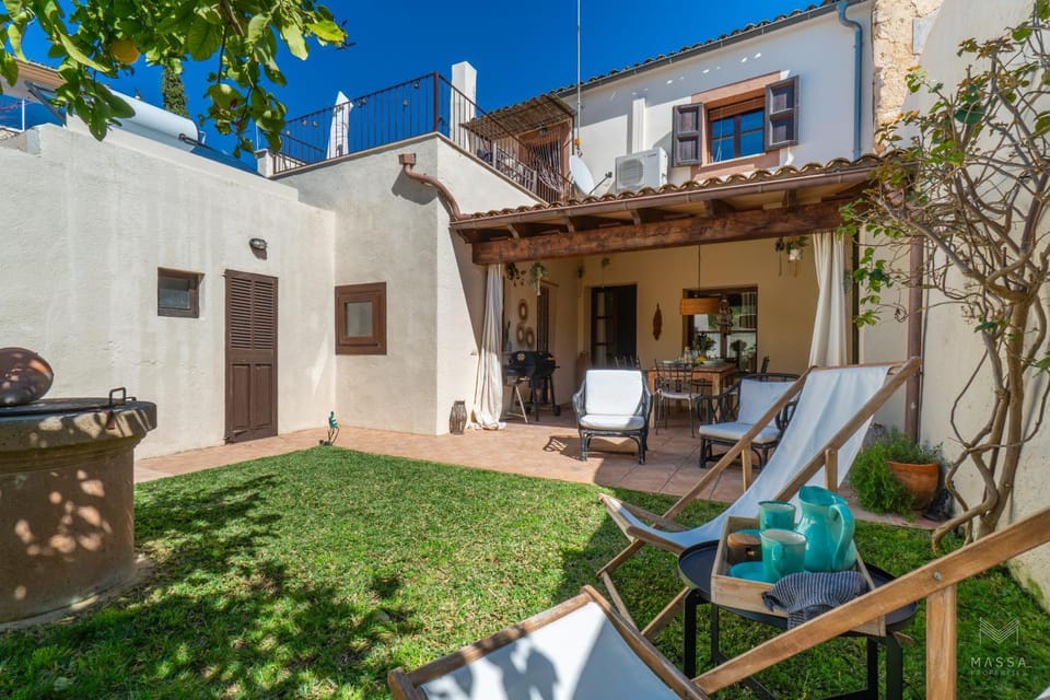 Property building, Patio, Off site, BBQ facilities, Garden, Balcony/Terrace, Garden view, Pool view