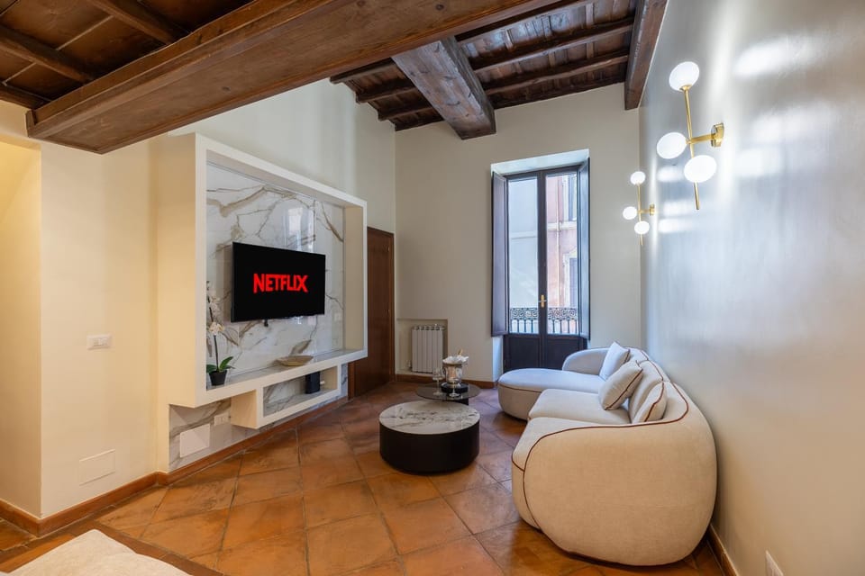 Communal lounge/ TV room, TV and multimedia, Living room, Seating area, Evening entertainment