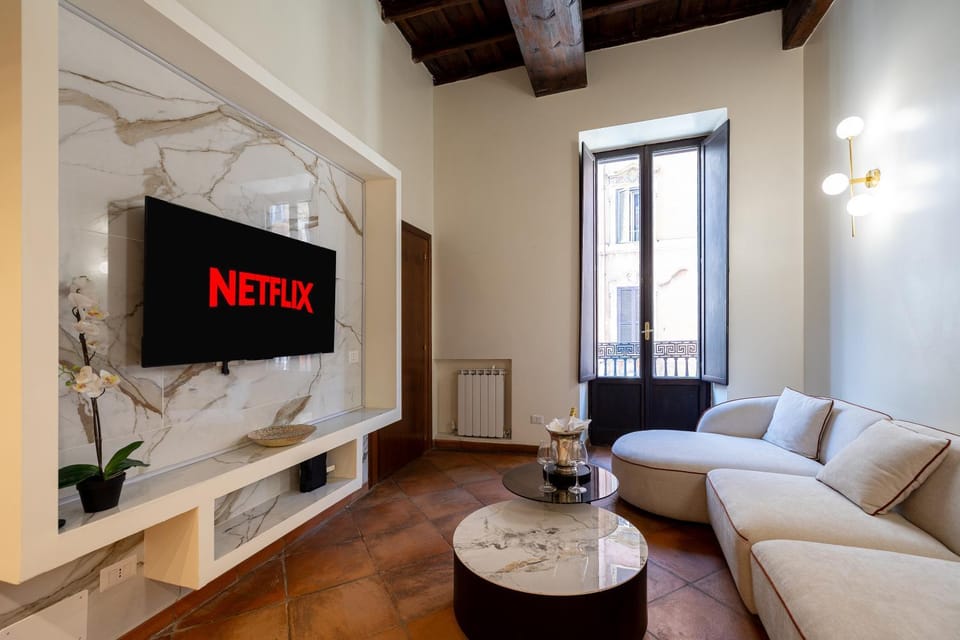 Communal lounge/ TV room, TV and multimedia, Living room, Seating area