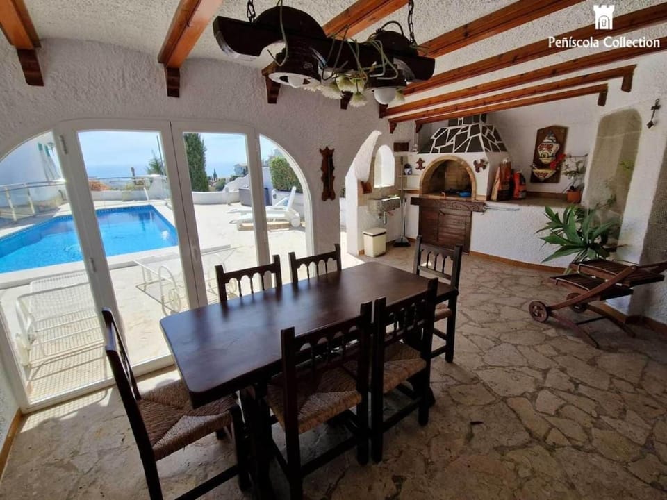 BBQ facilities, Dining area, Pool view