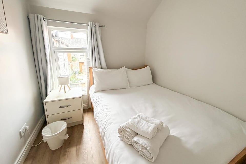 2 Bedroom City Centre Victorian House Apartment in Belfast