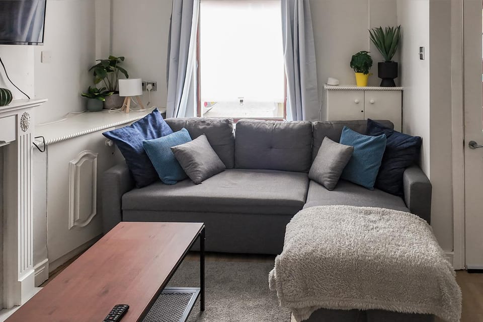 2 Bedroom City Centre Victorian House Apartment in Belfast