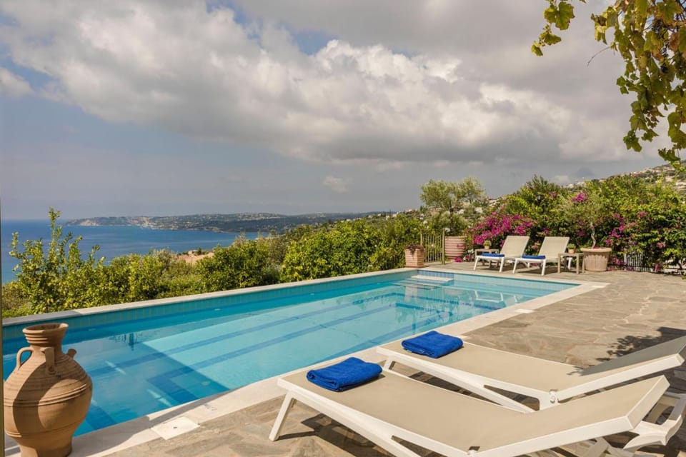 Villa Magdalani, breathtaking views across Lourdas Bay Villa in Cephalonia
