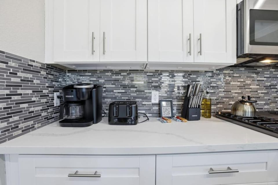 Coffee/tea facilities, Kitchen or kitchenette, toaster